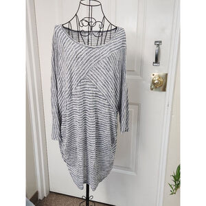 Motherhood Maternity Tunic Gray striped euc ptp 24 with stretch